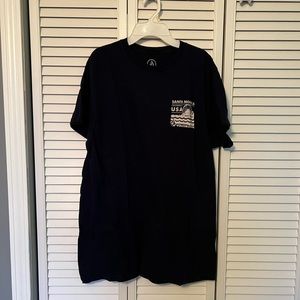 navy blue volcom tee EUC